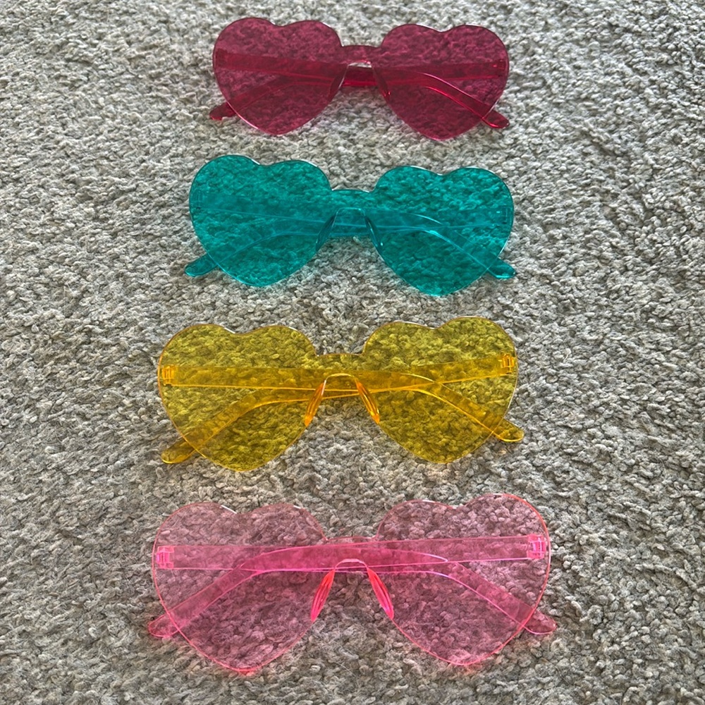 4 pack of heart sunglasses
